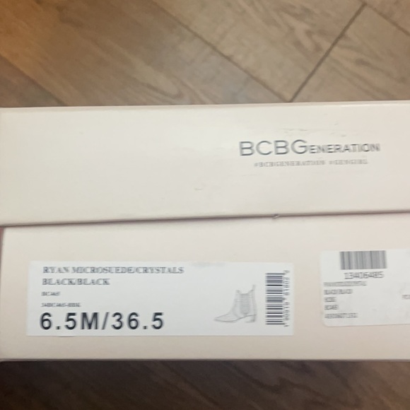 Beand new BCBG size 6.5 - Picture 4 of 4